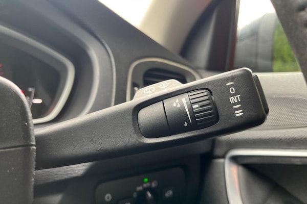 Used Volvo V40 2018 for sale - 76332595: Photo 15