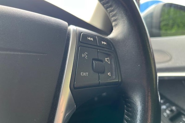 Used Volvo V40 2018 for sale - 76332595: Photo 37