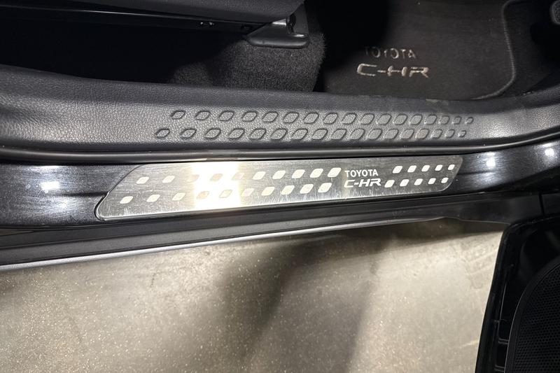 Used Toyota C-HR for sale - 77427188: Photo 25