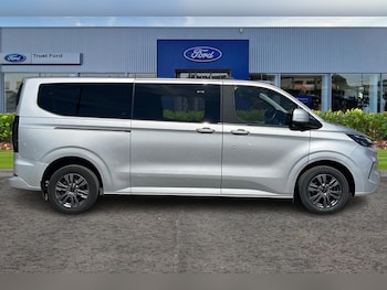 Used Ford Tourneo Custom 2024 for sale - 78152982: Photo