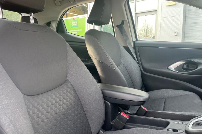 Used Toyota Yaris 2023 for sale - 77965936: Photo 17