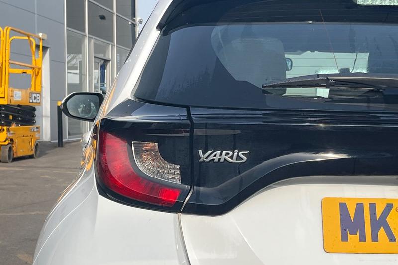 Used Toyota Yaris 2023 for sale - 77965936: Photo 24