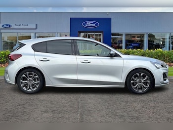 Used Ford Focus 2022 for sale - 76255294: Photo 3