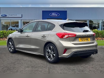 Used Ford Focus 2019 for sale - 76184401: Photo 2