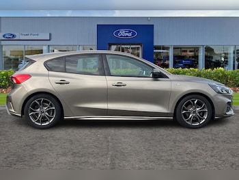 Used Ford Focus 2019 for sale - 76184401: Photo 3