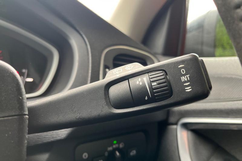 Used Volvo V40 2018 for sale - 76568481: Photo 15