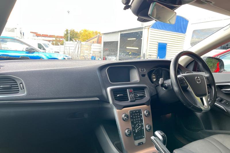 Used Volvo V40 2018 for sale - 76568481: Photo 18