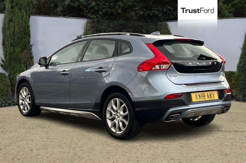 Used Volvo V40 2018 for sale - 76568481: Photo 2