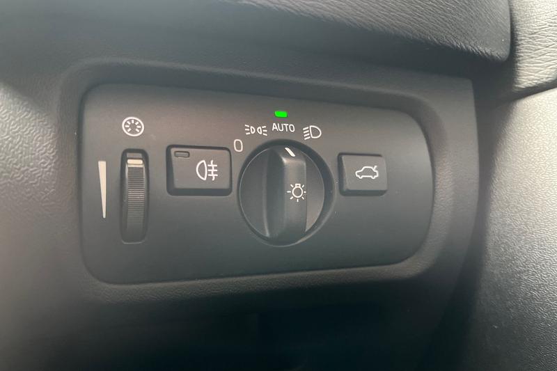 Used Volvo V40 2018 for sale - 76568481: Photo 30