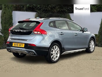 Used Volvo V40 2018 for sale - 76568481: Photo