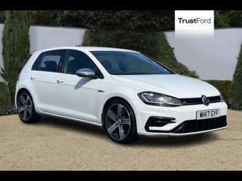 2017 - R | Adaptive Cruise Control | Satellite Navigation | Heated Seats SEMI-AUTO 5-Door
