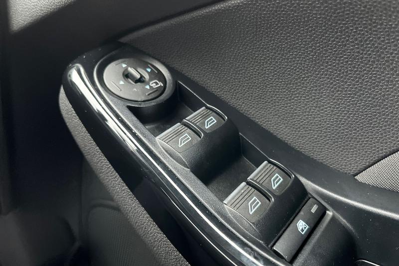 Used Ford Fiesta 2016 for sale - 76977351: Photo 16