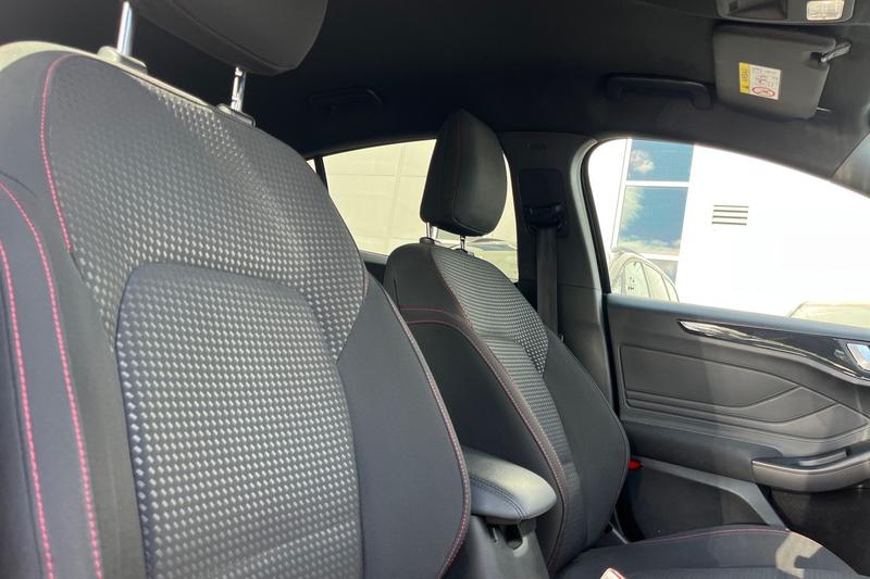 Used Ford Focus 2021 for sale - 76079801: Photo 17