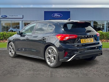 Used Ford Focus 2021 for sale - 76079801: Photo 2