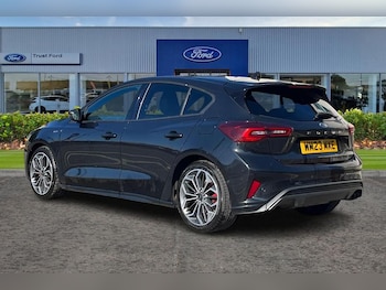 Used Ford Focus 2023 for sale - 76038036: Photo 2