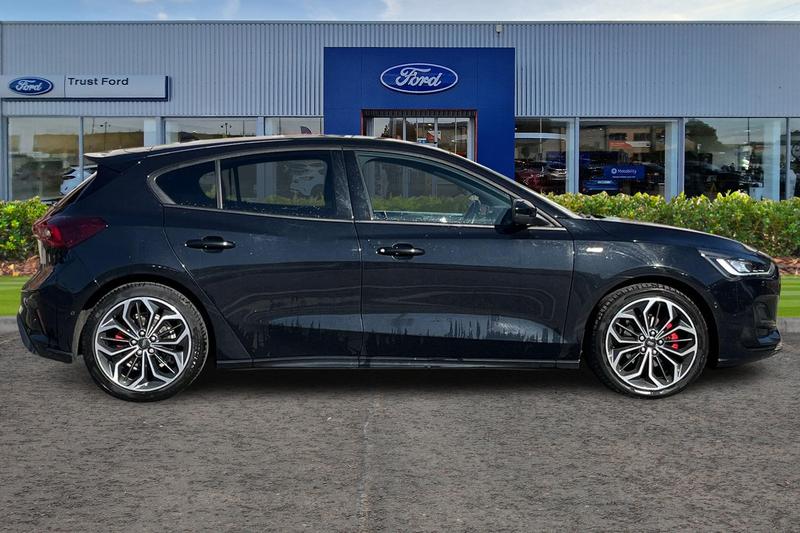 Used Ford Focus 2023 for sale - 76038036: Photo 3