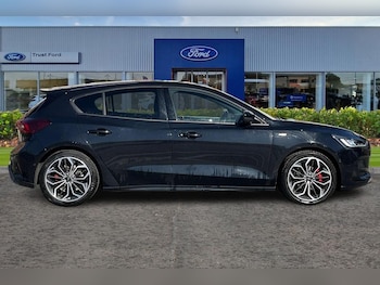 Used Ford Focus 2023 for sale - 76038036: Photo 3