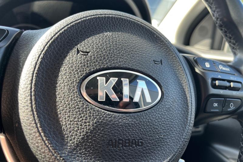 Used Kia Stonic 2019 for sale - 77935005: Photo 38
