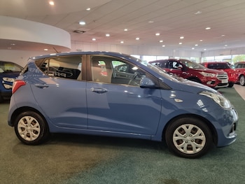 Used Hyundai i10 2015 for sale - 76172776: Photo
