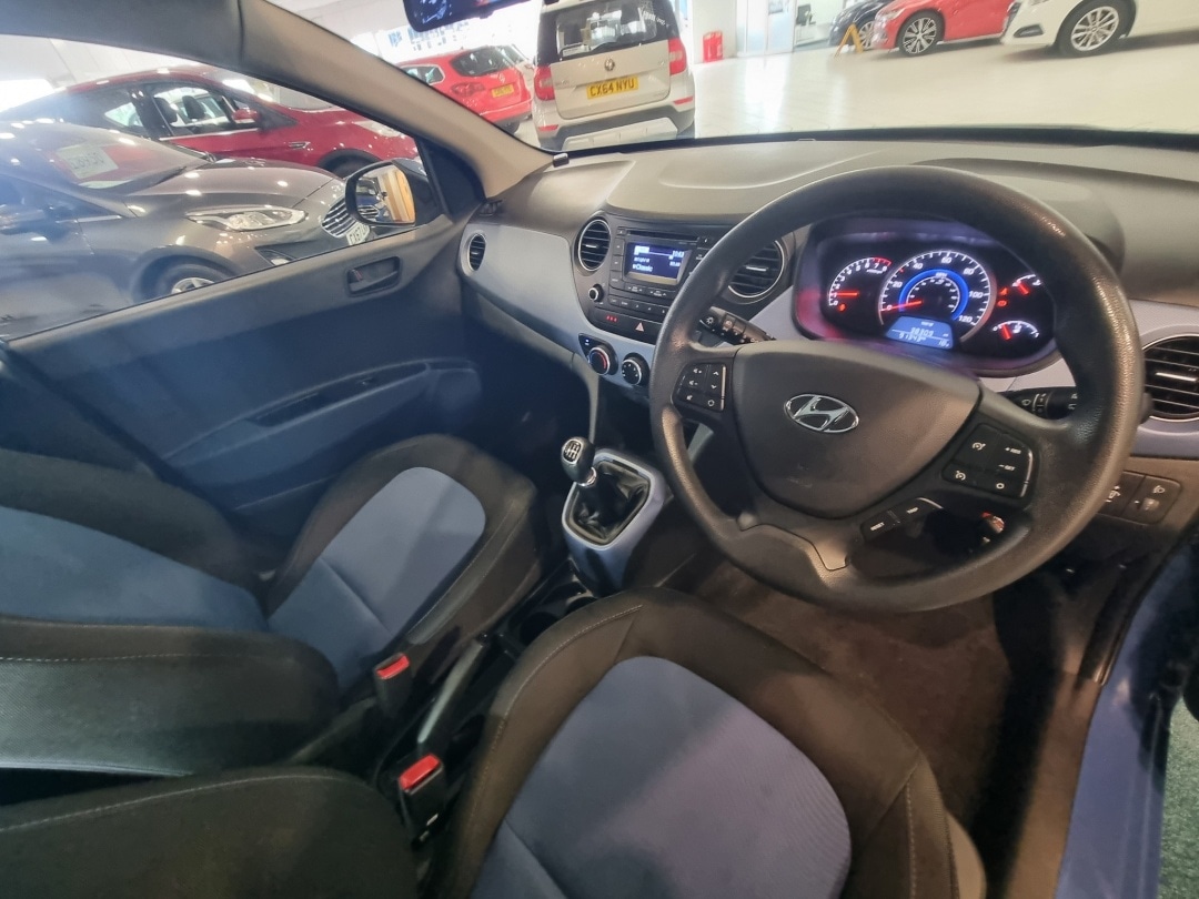 Used Hyundai i10 2015 for sale - 76172776: Photo 8