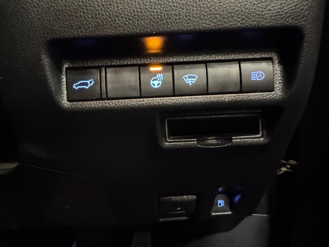 Used Toyota RAV4 2020 for sale - 77946801: Photo 28