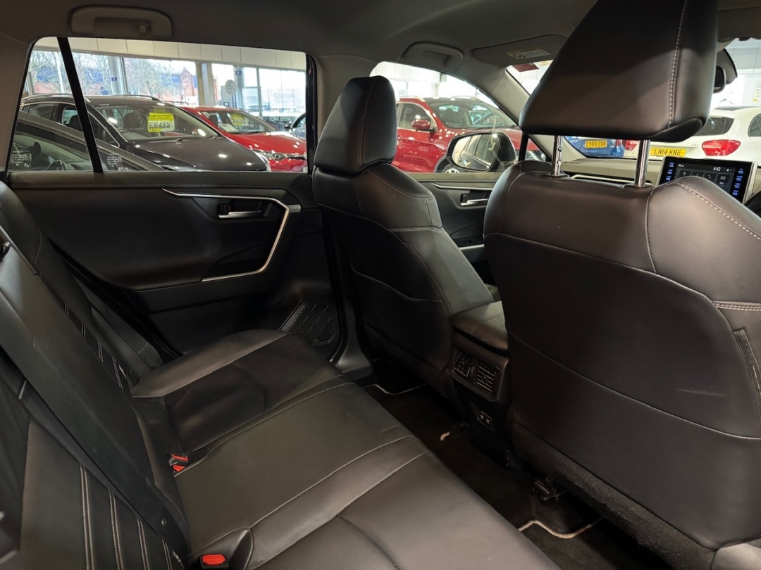 Used Toyota RAV4 2020 for sale - 77946801: Photo 30