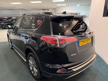 Used Toyota RAV4 2017 for sale - 76934276: Photo