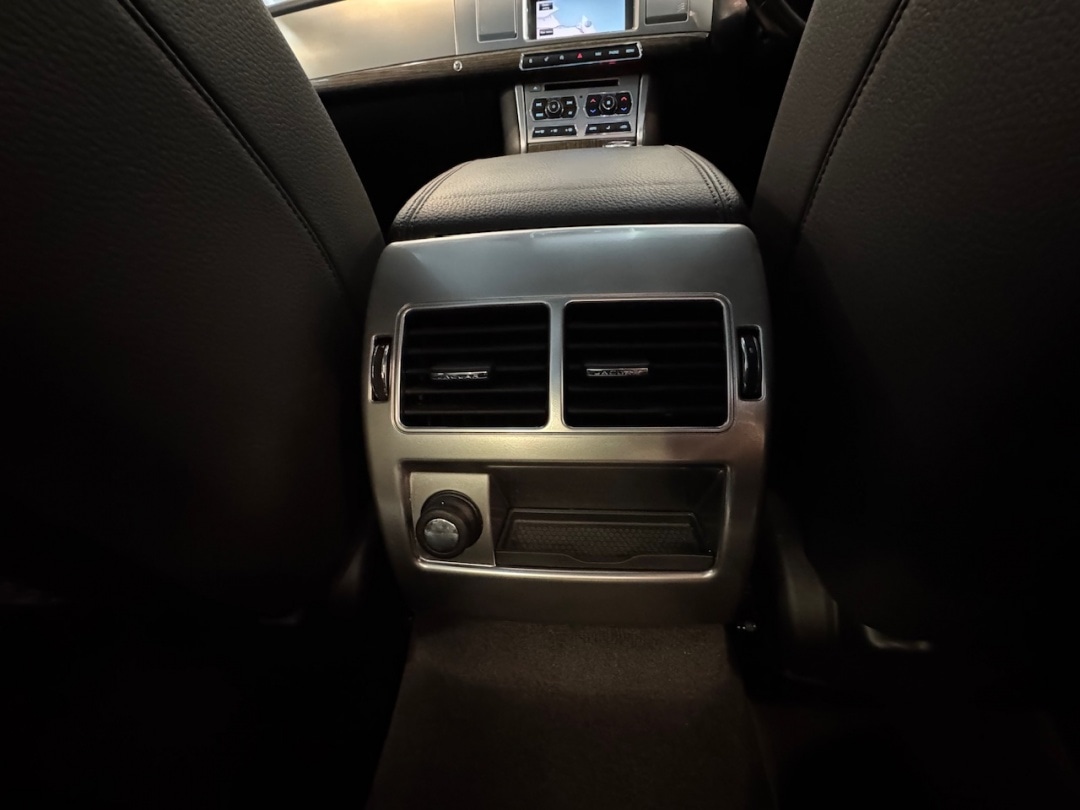 Used Jaguar XF 2015 for sale - 76413073: Photo 32