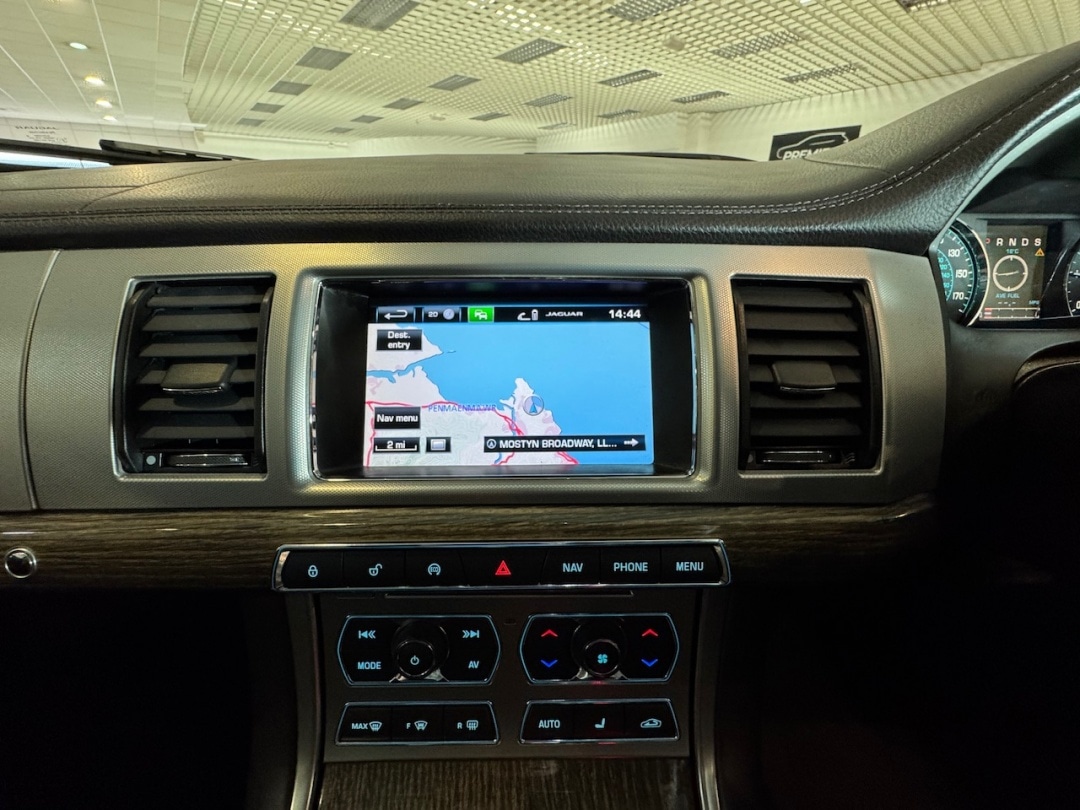 Used Jaguar XF 2015 for sale - 76413073: Photo 33