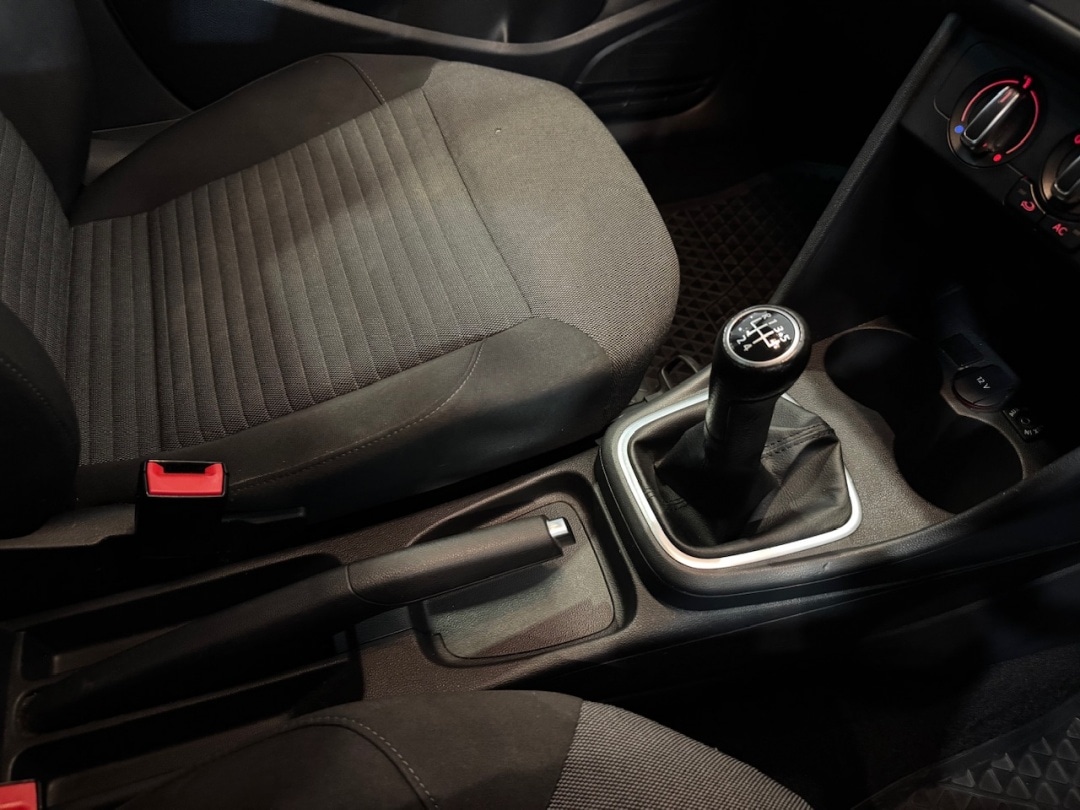 Used Volkswagen Polo 2011 for sale - 77730715: Photo 24