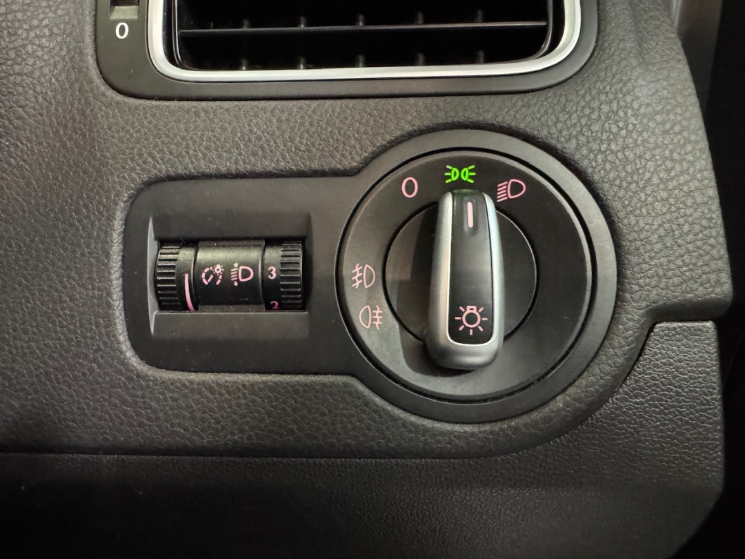 Used Volkswagen Polo 2011 for sale - 77730715: Photo 25