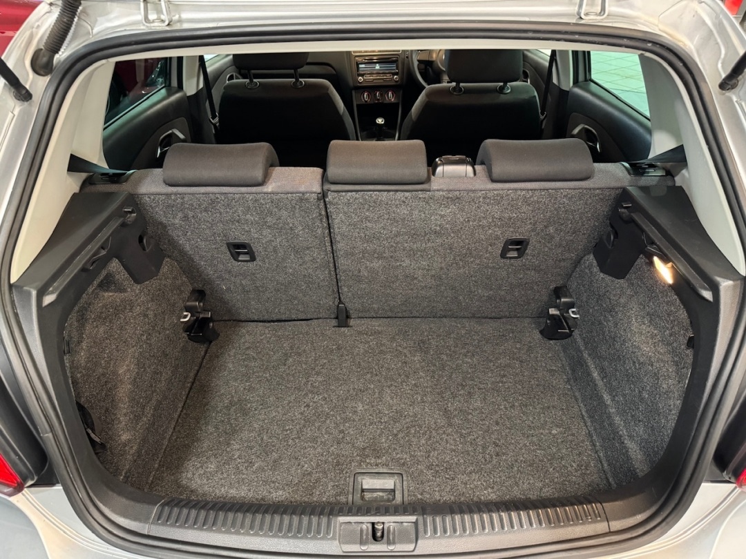 Used Volkswagen Polo 2011 for sale - 77730715: Photo 32