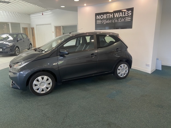 Used Toyota AYGO 2015 for sale - 76209969: Photo 2