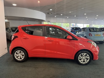 Used Hyundai i10 2019 for sale - 78954502: Photo