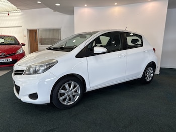 Used Toyota Yaris 2013 for sale - 75904186: Photo
