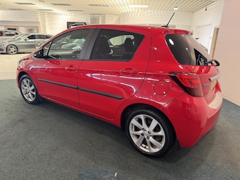 Used Toyota Yaris 2017 for sale - 79369665: Photo