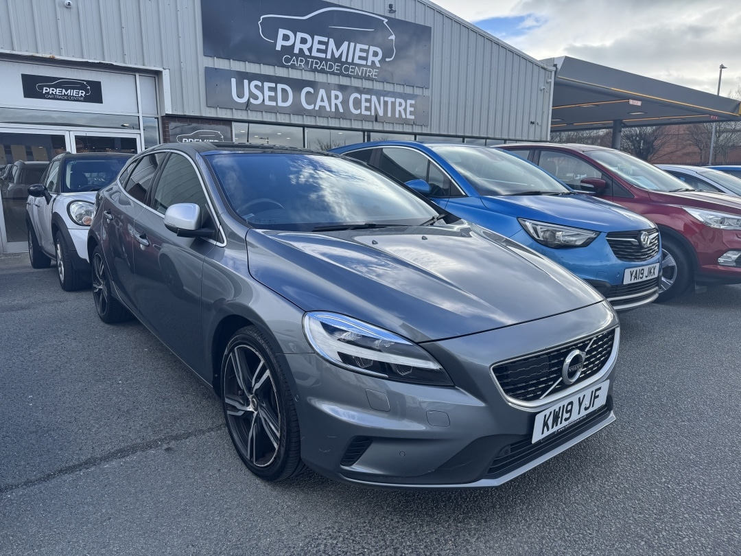 Used Volvo V40 2019 for sale - 77719373: Photo 1