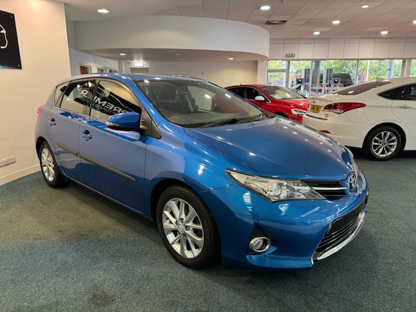 Used Toyota Auris 2014 for sale - 76222747: Photo 2