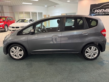 Used Honda Jazz 2015 for sale - 77200676: Photo