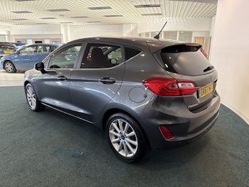 Used Ford Fiesta 2017 for sale - 75701252: Photo