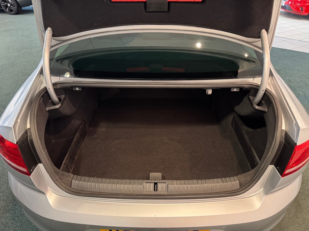 Used Volkswagen Passat 2017 for sale - 76791631: Photo 32