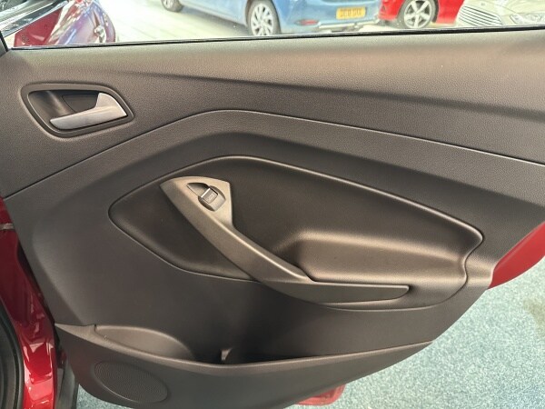 Used Ford Kuga 2017 for sale - 77962979: Photo 28