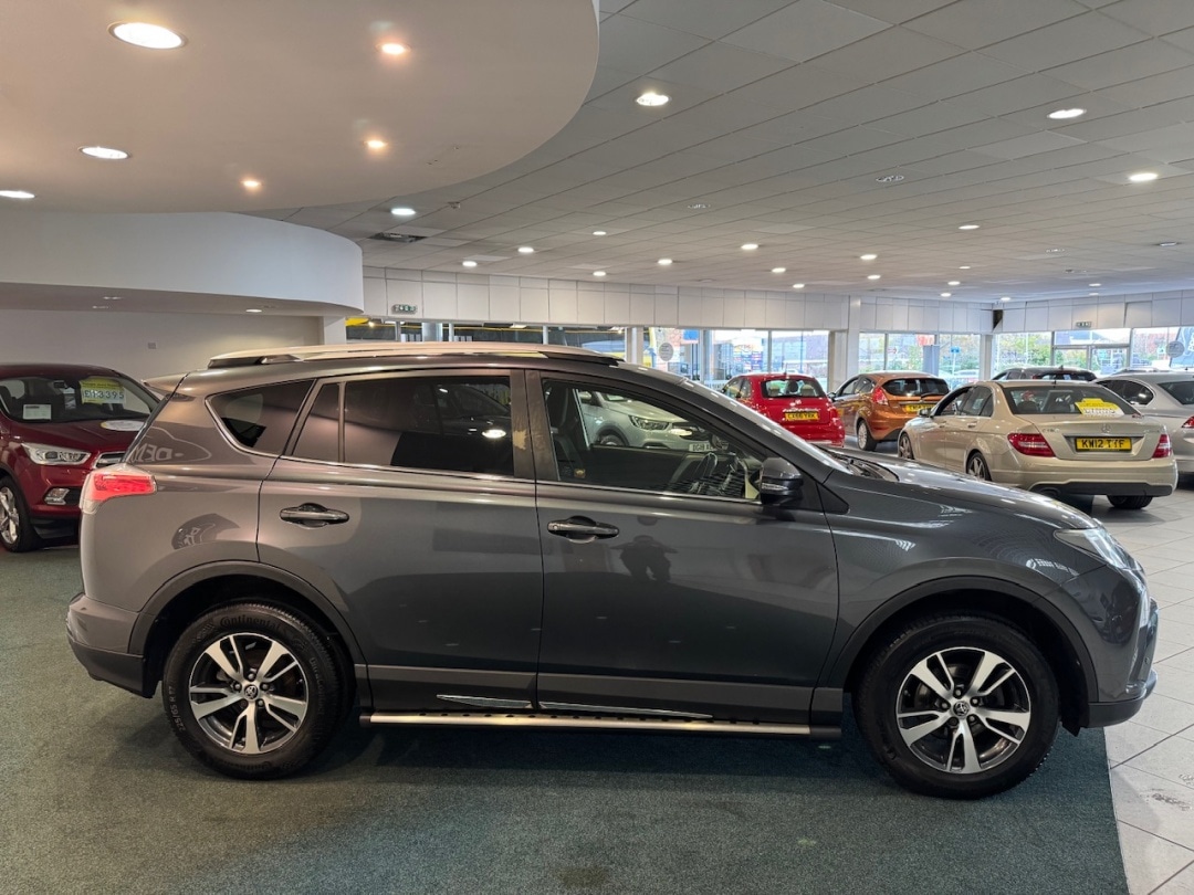 Used Toyota RAV4 2016 for sale - 76392088: Photo 7