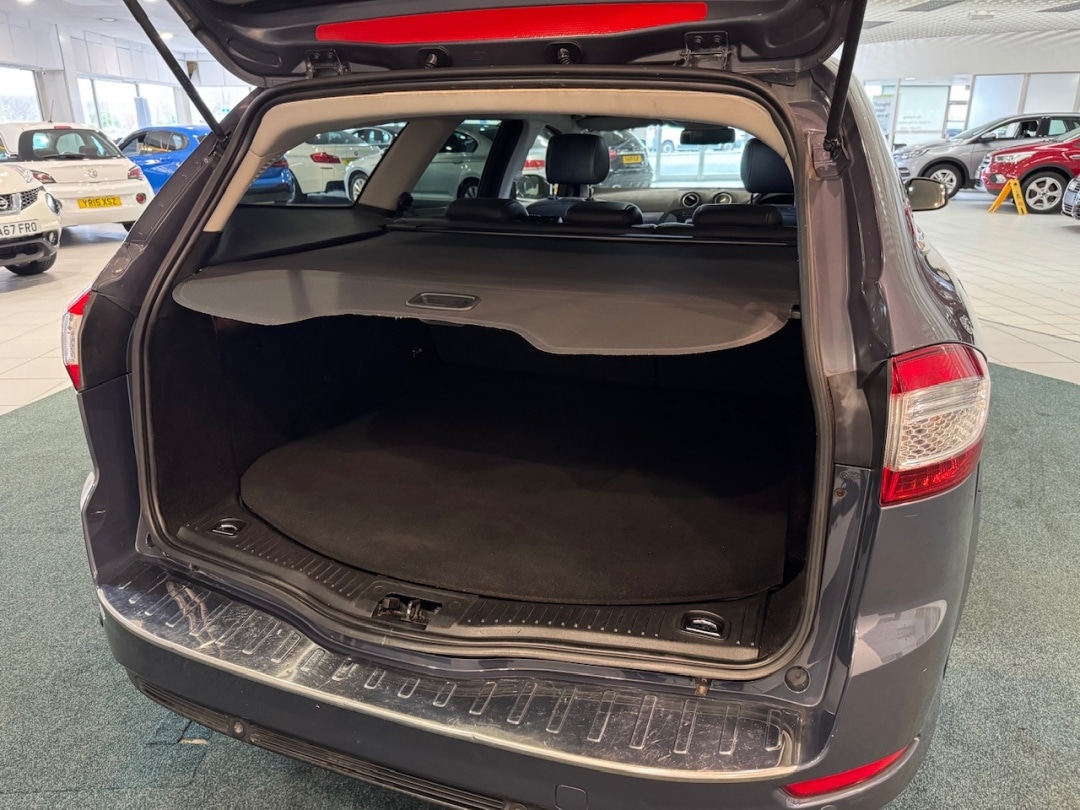 Used Ford Mondeo 2010 for sale - 76791645: Photo 31