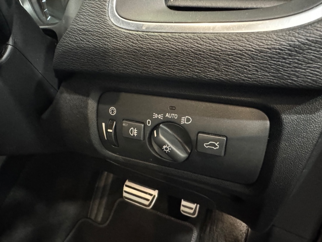 Used Volvo V40 2019 for sale - 78134037: Photo 22