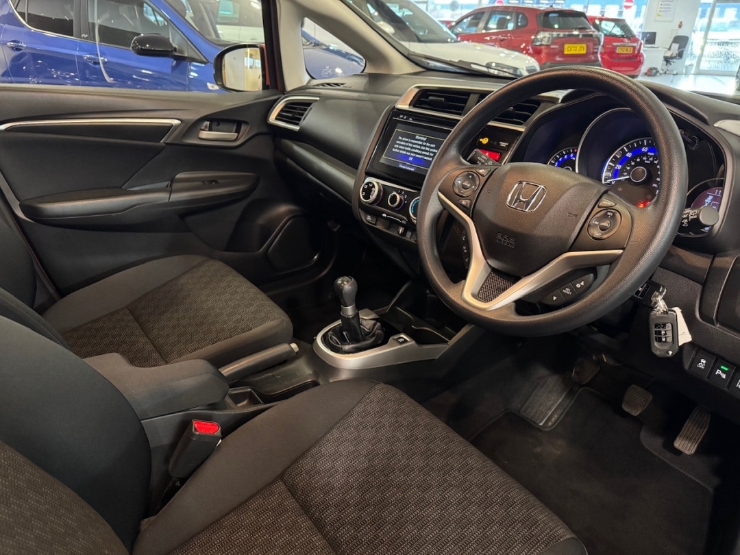 Used Honda Jazz 2015 for sale - 77200670: Photo 17