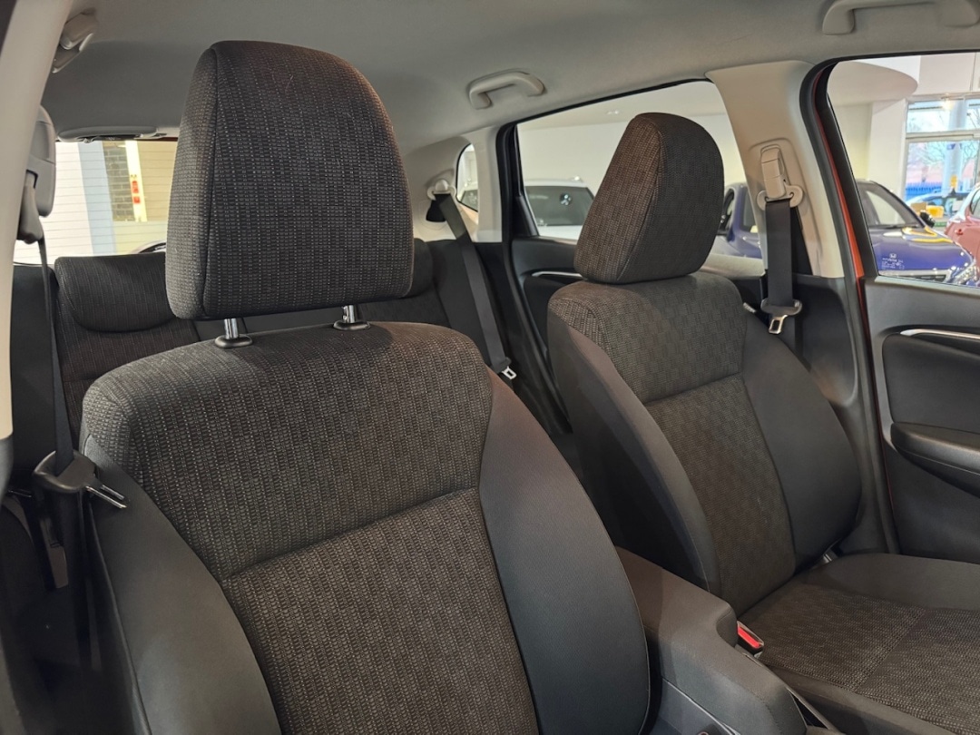 Used Honda Jazz 2015 for sale - 77200670: Photo 18