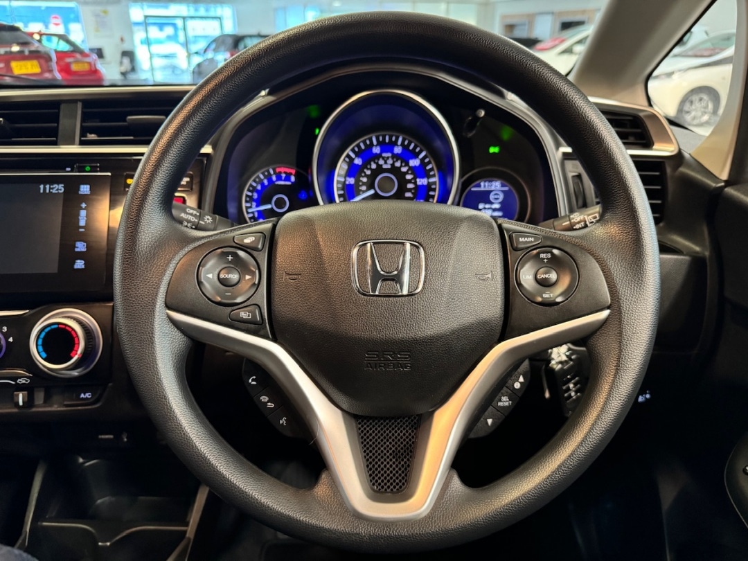 Used Honda Jazz 2015 for sale - 77200670: Photo 19