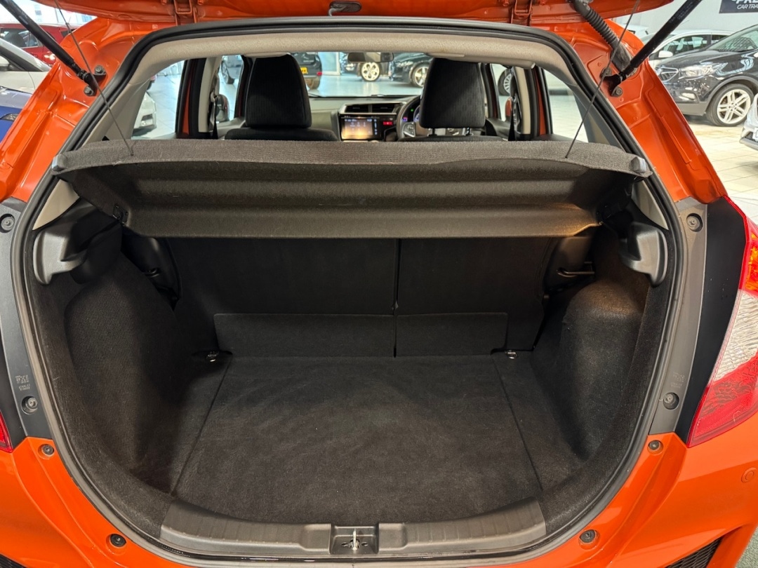 Used Honda Jazz 2015 for sale - 77200670: Photo 32