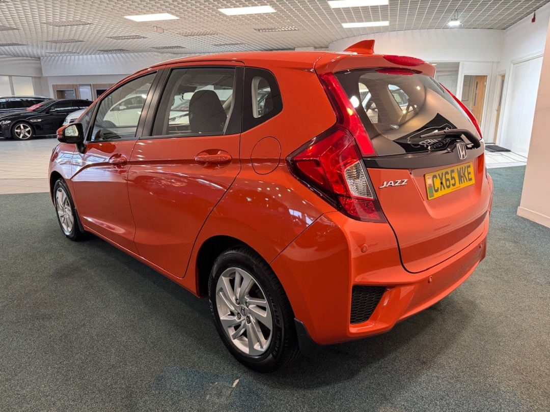 Used Honda Jazz 2015 for sale - 77200670: Photo 4